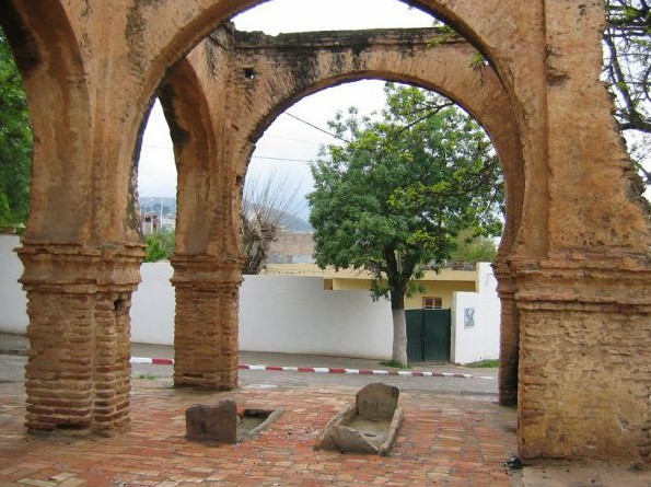 بقايا مسجد سيدي أبو إسحاق الطيار